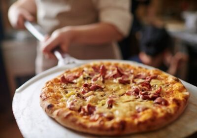 Four Reasons to Order Your Pizza at Your Favourite Restaurant Instead of Making It Yourself