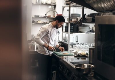 How Can Kitchen Porters Boost Their Efficiency and Productivity Like a Pro?